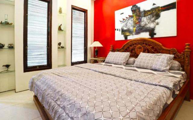 OYO 90363 Nira Guest House Sanur Bali