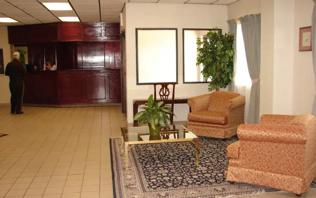 Super 8 by Wyndham Altus