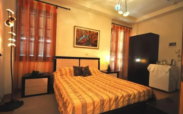 Nikolaos Pension
