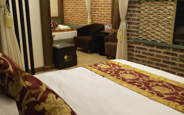7076 Boutique Inn