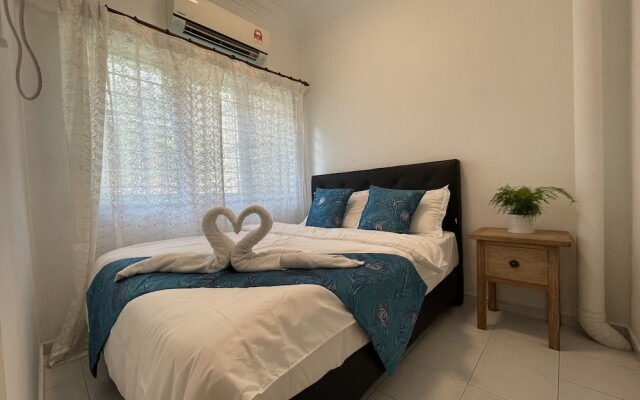 Baba & Charlie Homestay