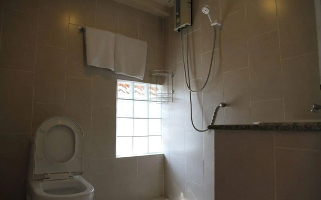 Opal House Hotel & Restaurant