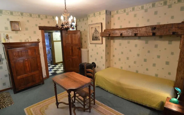 Charming Holiday Home in Halleux with Garden