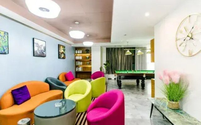 Elong R.YUN Hotel (Xuchang Pangdonglai Angel City)