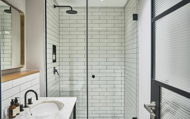 Gorgeous George by Design Hotels