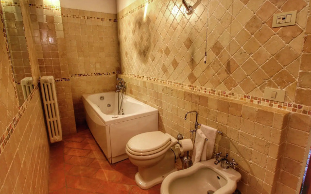 Rustic Villa with Private Pool near Montepulciano