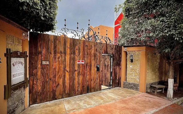 Hotel West Refugio