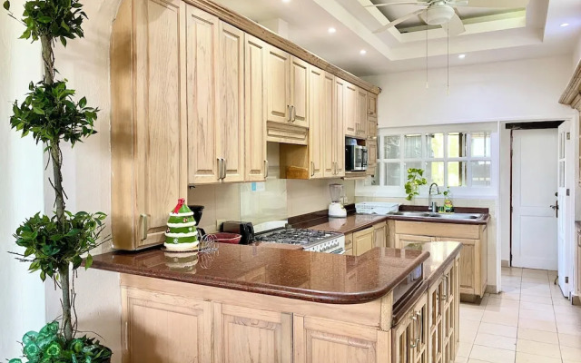 Cascada by Andiani Travel