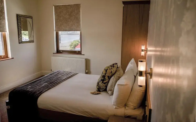 Shard Riverside Hotel, Bar & Restaurant