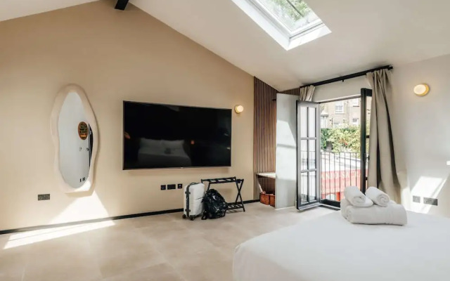 The Primrose Mews in Greater London