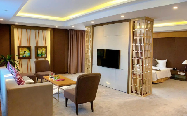 Muong Thanh Luxury Nhat Le Hotel