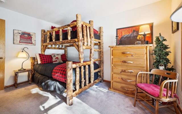 Wildwood Peaks 4 Bedroom Home by RedAwning