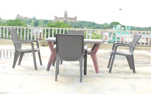 Hotel Shri Mahant Orchha