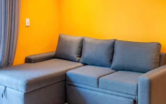 1 Br. LX Amenities Prime Location