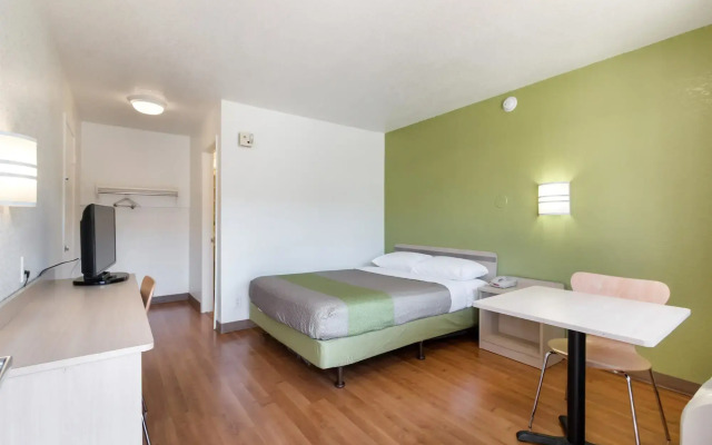 Motel 6 Austin, TX - Airport - South