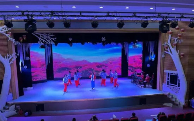 Xuexiang Xueyun Holiday Hotel