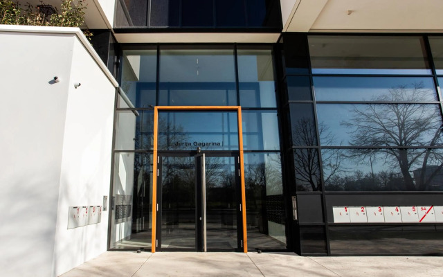 Stylish Luxury Apartment LEO, free garage, concierge, self-check-in, Wi-Fi