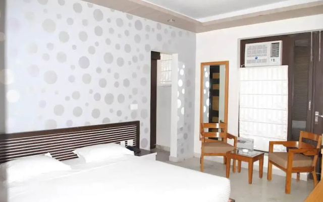 FabHotel Anand Villa