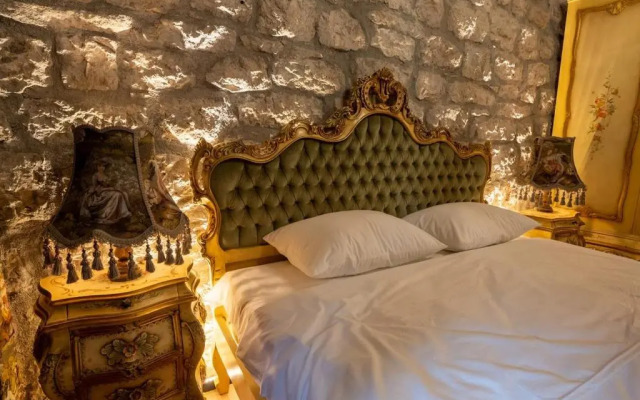 Castle Boutique Hotel