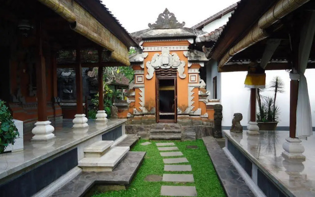 Puri Ayu