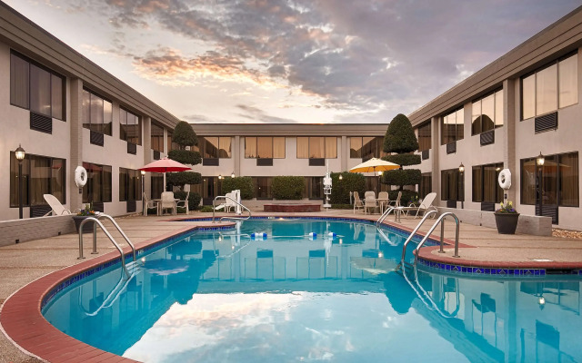 Best Western Plus Madison-Huntsville Hotel