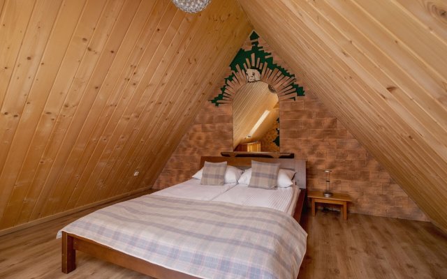 Nowotarska With 2 Bedrooms by Renters