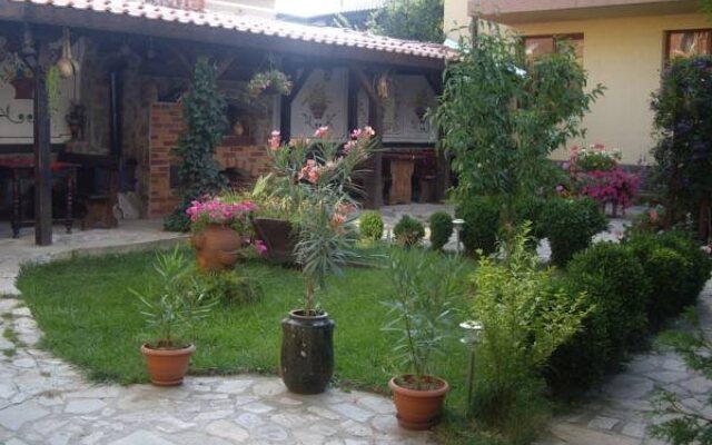 Saint Nikola Family Hotel