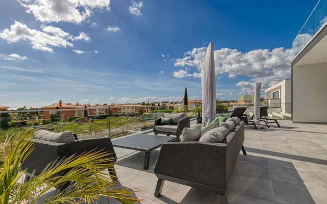 Manatee Modern Luxurious Villa