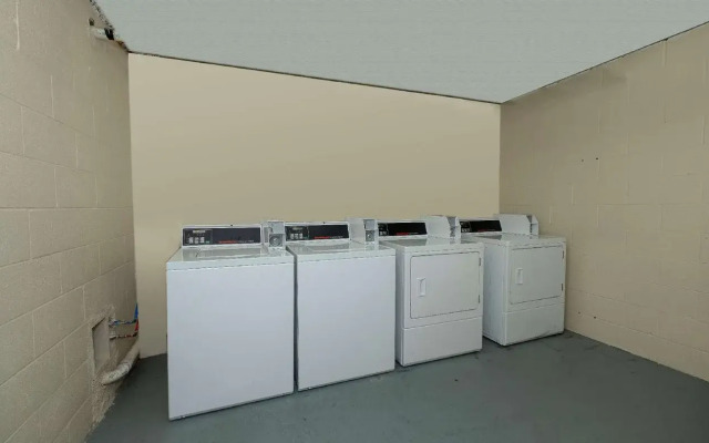 Travelodge by Wyndham Peoria