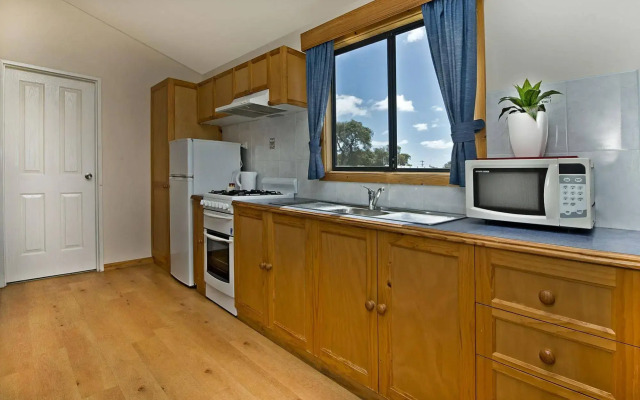 Acclaim Rose Gardens Beachside Holiday Park