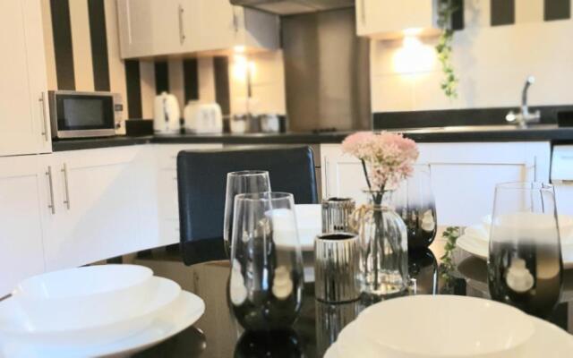 MELTON COURT APARTMENTS 2x 2bed2bath