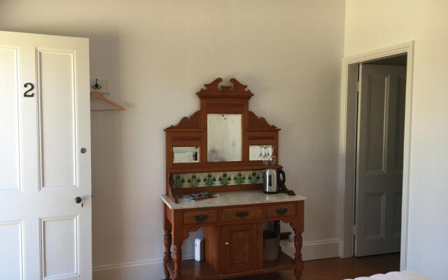 Ravenswood Homestead