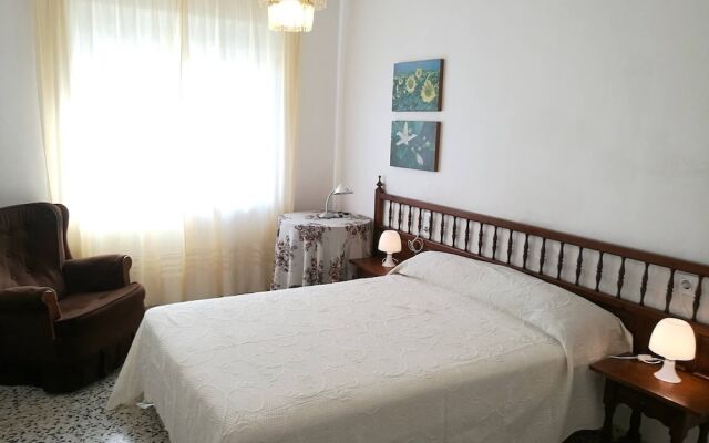 Apartment A 150 M From the Beach, With Three Bedrooms for 6 People