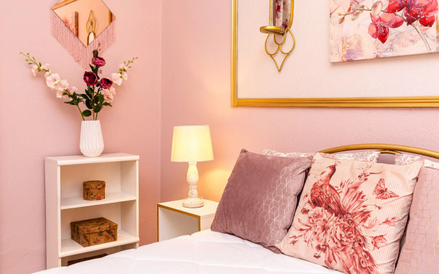 V.A. Boutique Apartments and Suites
