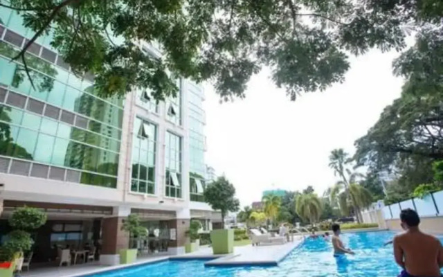 Luxury Condo 904 at The Padgett Place