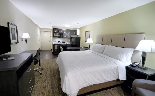 Days Inn and Suites Plano Medical Center Dallas