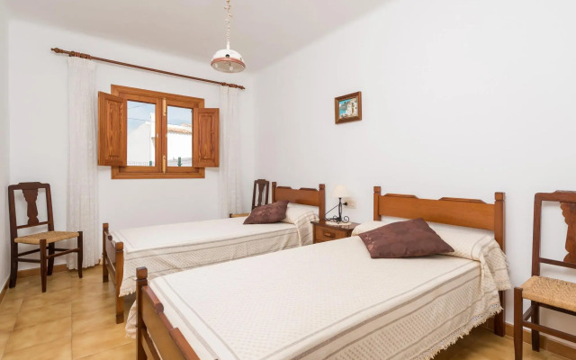 BARCELO-DANUS - Chalet with terrace in Porto Colom. Free WiFi