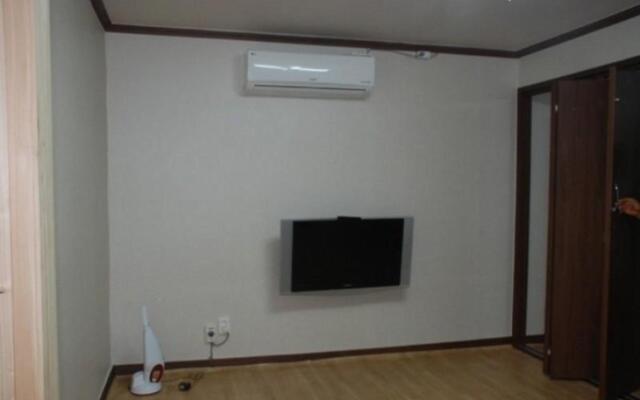 Sacheon Baegunimeomuneungot Pension