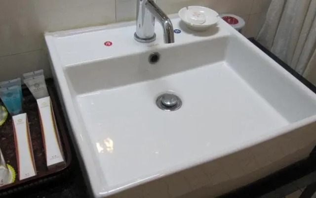 Qindao Business Hotel