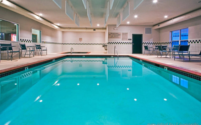 Country Inn & Suites by Radisson, Effingham, IL