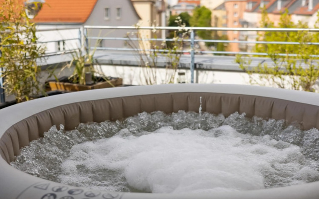 BRIGHT: The PENTHOUSE - Jacuzzi - BBQ - Parkplatz/Parking