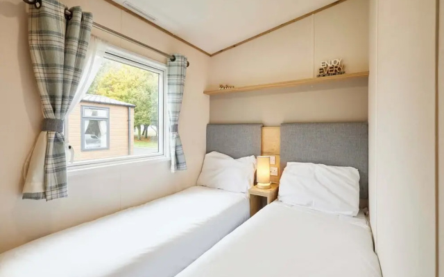 Host Stay Squirrel Lodge