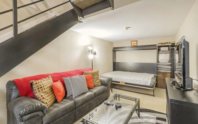 Downtown Five Points Sleeps 4