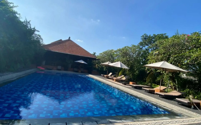 RedDoorz @ Nelayan Canggu