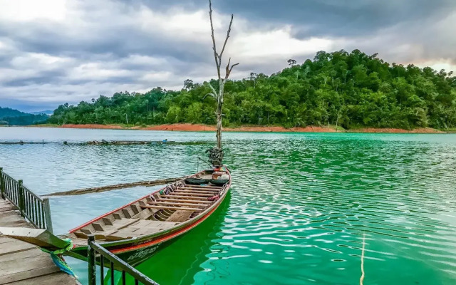 Khao Sok Riverfront Resort