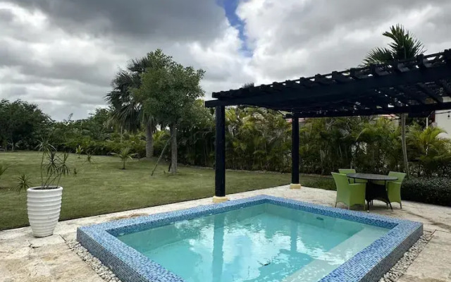 Tranquil Bungalow w Pool at Green Village Ca