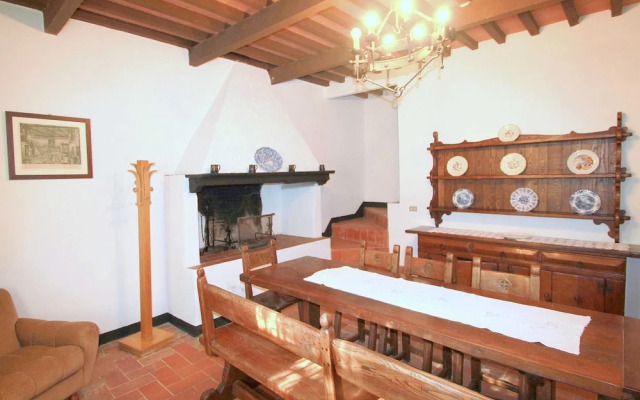 Belvilla by OYO Tuscan Farmhouse With Private Pool