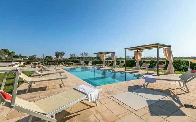 Villa Elysium With Pool And Garden