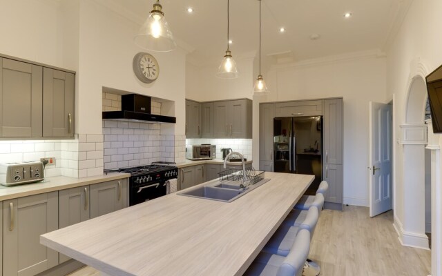 Royal Victoria House