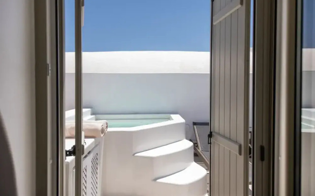 AVAL All Suite